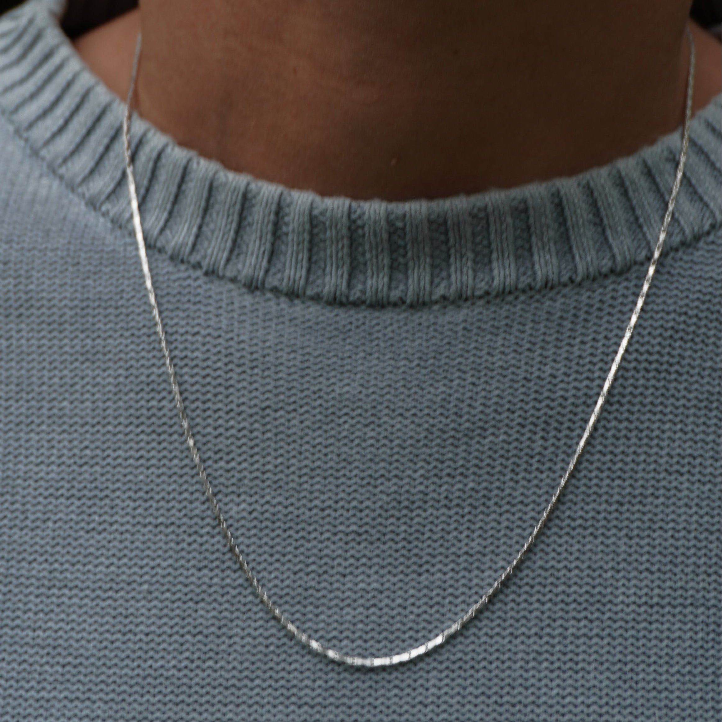 WIRE CHAIN NECKLACE